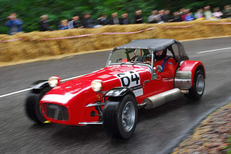 Flot og sikker kørsel gav en populær andenplads til Peter Jørgensen i Lotus Seven i weekendens Hill Climb.
